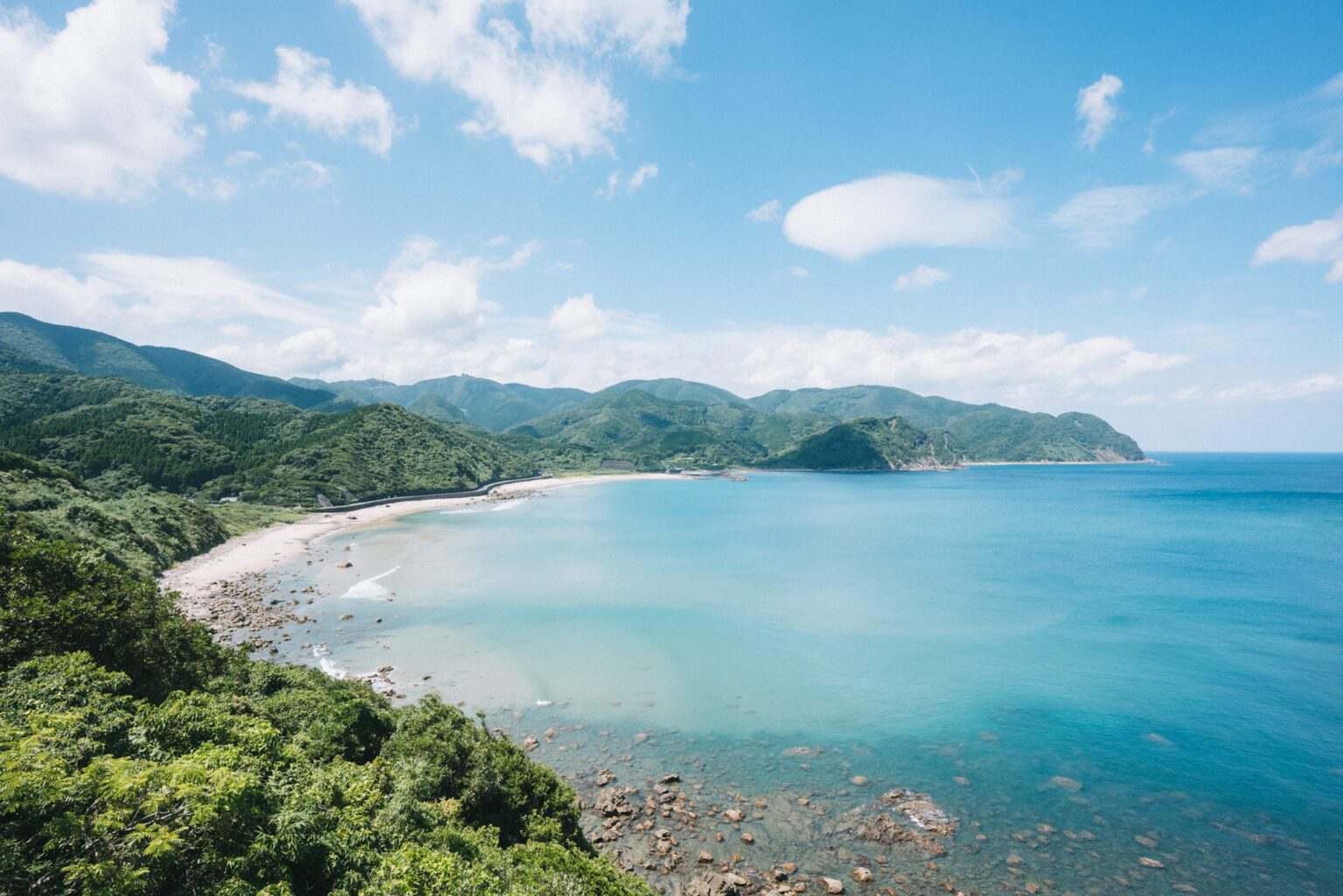 Koigaura beach and the Toi coastline